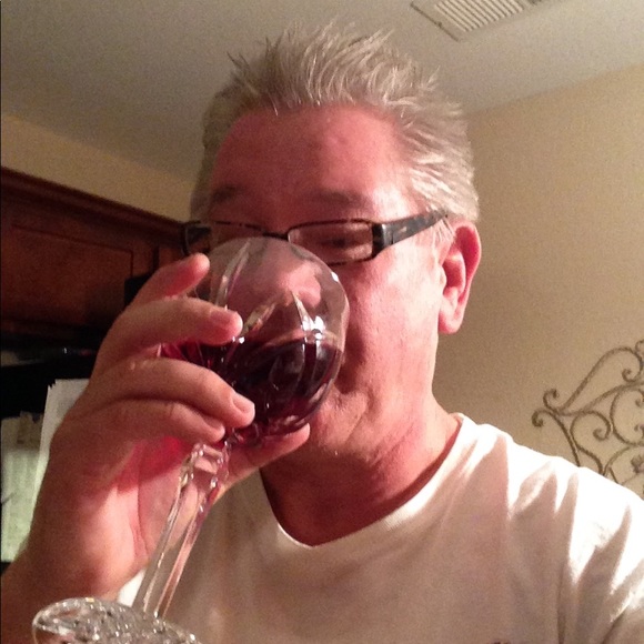 Meet your Posher, I am Joey a Clothing Enthusiast. - Picture 6 of 8